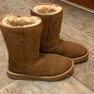 UGG Genuine Women’s Chestnut and Gold Short Boots
